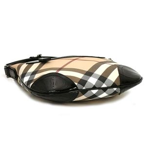 Burberry�i�o�[�o���[�j �V�����_�[�o�b�O SLW38 3470382 DRYDEN NOV 10 �u���b�N